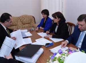 ПАВ передала документы: 10-а известна