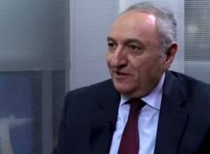 Economist explains connection between high interest rates, risks and vulnerability