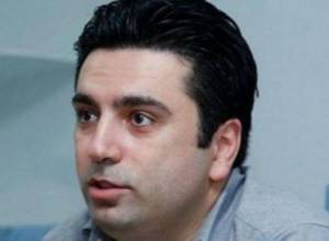 «Исход не обсуждал и не обсуждает вопрос присоединения к какой-либо силе»: А. Симонян