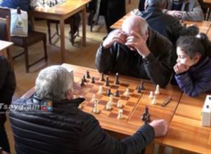 Grandfathers and Grandsons: Generational Solidarity in chess