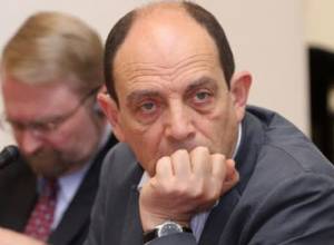 «Самвел Бабаян – не невменяемый, чтобы пойти на такой шаг»: Аветик Ишханян: Aravot