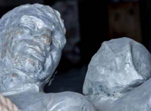 Памятник «Рабочий и колхозница» будет перемещен