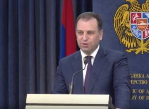 Саргсян будет счастлив остаться министром обороны и после выборов