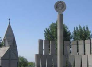 March to Yerablur in memory of April War heroes