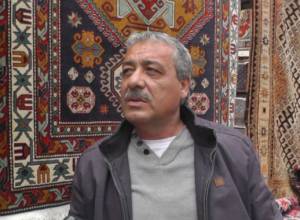 Миллиардер покупает турецкий мусор и помещает у себя дома, что может стать причиной возникновения рака: продавец ковров