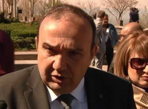 Minister: “There is no issue of depoliticizing institution of directors on agenda”