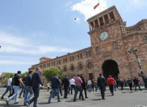 Tense situation near government building: SRC statement angered tradespeople