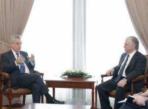 Armenian FM meets with the former President of Austria