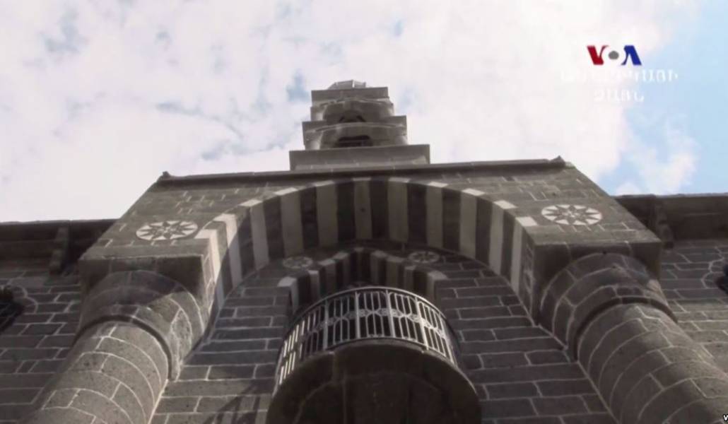 FA285E84-CFAC-4A3B-BF78-5CF2A53249E8_w1023_r1_s