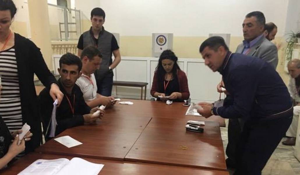 18492820_1330780926959301_1845175763_n