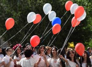 Նոր ճանապարհի մեկնարկը տրված է. Լևոն Մկրտչյանի ողջույնի խոսքը` շրջանավարտներին