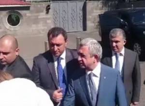 Dwellers of alienation zone meet Serzh Sargsyan