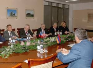 Armenian Defense Minister calls mediators' attention to border situation