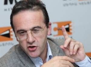 Угрозы в адрес правозащитника Артура Сакунца: обсуждение в прямом эфире