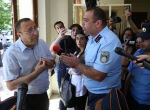 Incident in Court before hearing of Sefilyan's case