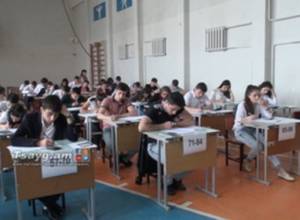 Абитуриенты сдали экзамен по математике