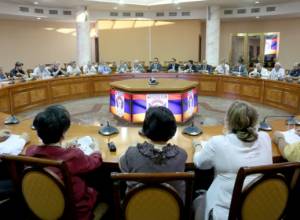 Министр обороны РА встретился с представителями интеллигенции