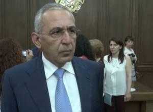 Я не знаю подробностей, почему не служил мой сын: Акоп Акопян