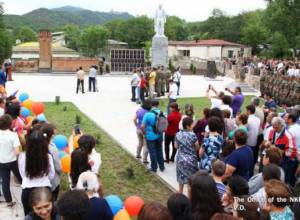 Monument commemorating deceased freedom fighters unveiled in Vank