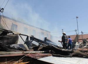 В Ереване сгорела крыша одного из домов