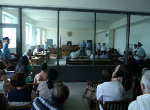 Lawyers of Sasna Dzrer not able to enter courtroom