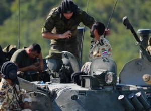 В РФ прибыли также военные РА