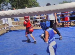Բռնցքամարտ՝ Սևանի հանրային լողափում