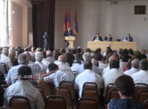 Չսափրված ու առանց կոստյումի տնօրենի մուտքը դպրոց արգելված է