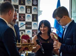 Մագնուս Կառլսենը սպիտակ խաղաքարեր ընտրեց Լեւոն Արոնյանի համար