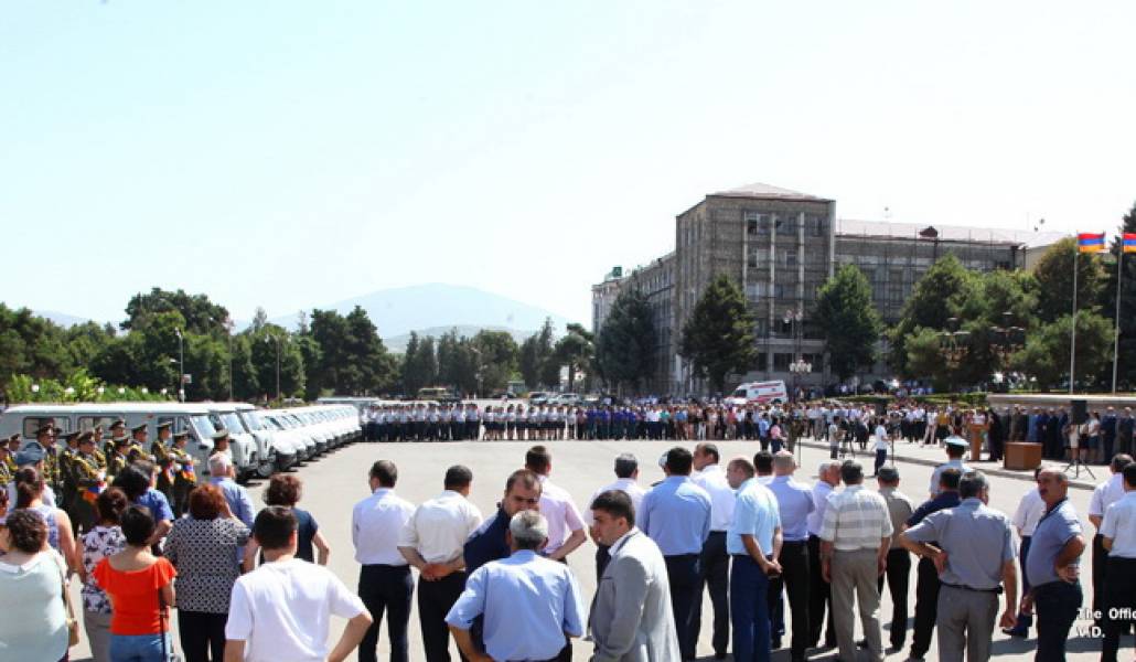 050917-VarzhapetyanMeqenaneriHandznum-1-Info