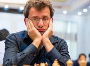 Levon Aronian ties his game with Hou Yifan