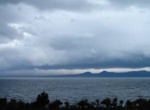 Автомобиль упал в озеро Севан