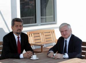 В Армении внимательно следят за деятельностью Каро Паляна