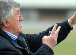 Արկադի Անդրեասյանը կշարունակի մարզել «Արարատը»