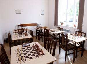 Сотрудники шахматной школы – в пакете страхования