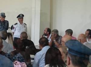 «Дело Сасна црер делят, чтобы получить удобный властям судебный приговор»