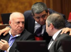 Artashes Geghamyan attacks Nikol Pashinyan