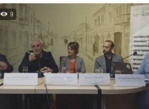 Школа, дающее образование поколению или служащая партиям? Обсуждение в прямом эфире