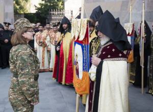 ՀՀ ԶՈՒ խաչվառների օրհնության կարգ՝ Էջմիածնում