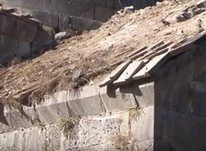 Крыша Санаинского храма под угрозой обвала