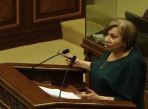 «Հայտնվեցին զանազան տիկնայք, որոնք քարոզում էին կարմիր խնձորի թաղումը»