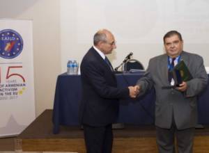 Бако Саакян в Брюсселе вручил медаль "Благодарность"