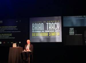 Բրայան Թրեյսին առաջխաղացման  բանաձեւը ներկայացրեց Երեւանում