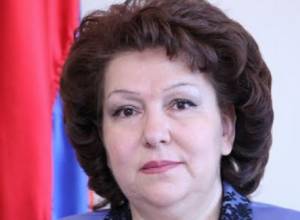 hermine Naghdalyan justifies Vigen Sargsyan's not serving in the army