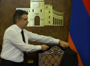 Премьер беспокоится за сокращающихся, но для него главное – не это