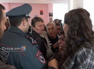 Սառնաղբյուրցիները ցուցակներում իրենց համարները գտնել դժվարանում էին