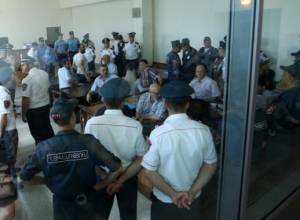 «2 обвинителя не являются надлежащими»: судебное заседание 11 членов Сасна црер