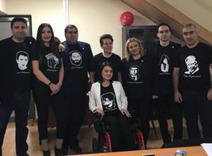 Члены ИСХОД-а в особых футболках