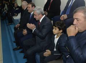 Серж Саргсян наблюдал за финальным матчем первенства кубка РПА по футзалу