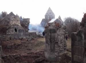 Զբոսաշրջիկների համար վանքերը մաքրվում են խոտածածկույթից